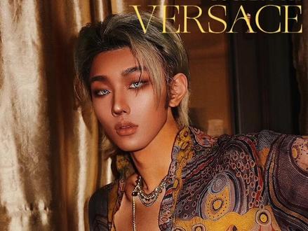 解锁一下黑金皮肤#如何成为一名国际超模 #国际超模穿搭挑战 #范思哲 #黑皮 #美妆