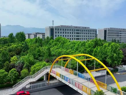 南北两个校区各有不同的风景,伴着夕阳这景色刚好!填报填报! 8051是高新的代号!