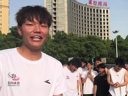 想跳的远,得唱的好!一张嘴3米2来了! #立定跳 #北向校园行 #速跑斯克