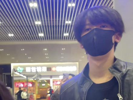 #张奕然 :没有惯着ss的义务,所有贴脸的手机起飞起飞 #私生 #TF四代 #追星 #向全世界安利