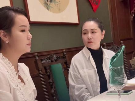 爱永恒 🕯️🕯️🕯️🙏🙏🙏亲爱的女儿苏日曼 阴历二月初十前天是你离开爸爸妈妈的三周年纪念日 爸爸妈妈和亲人 朋友去看你 妈妈特别穿着几年前你送我的衣服 时光飞逝 思念如马 自别离 未停蹄 从三年前你离开我们的那天开始 妈妈的世界变得昏暗 没有了光 心空了 仿佛世界已停止 陷入了黑暗 直到遇到佛法 决定开始修行 为我的女儿积累福报 也了知世间万物因缘和合 虚妄有生 因缘别离 妈妈想对我的女儿说 愿我的女儿苏日曼能够得到上师三宝的加持 离苦得乐 ~愿女儿不管在哪里都能得到佛恩垂佑 光明遍照 更祝福我的女儿如今生般阳光 开朗有赤子之心给家人和身边朋友带来光明和希望 如今生般聪明 机灵 漂亮 纯洁 乐于助人 更希望你超越今生锦绣前程 鹏程万里 繁花似锦 善良勇敢 永远如沐春风 不负己望 最后妈妈想和你说 往后余生 妈妈愿为你精进修行 无论你在哪里都会为你 为众生离苦得乐而一直修行 也请你放心 不要牵挂妈妈 妈妈也会坚强的 你要坐着莲花去光明的地方 在时光的长河里 妈妈对你的爱如永恒的星辰 永远都在 妈妈爱你 永远 愿我们一家三口在最合适 最好的时间在极乐相见#愿安好 #千般不舍万般牵挂