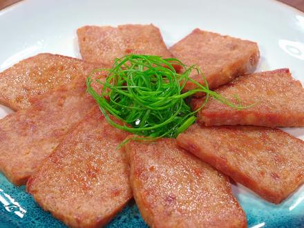 小朋友都很喜欢吃午餐肉,外面卖的实在不放心,自己在家做,简单又好吃!#午餐肉 #自制午餐肉 #美食教程