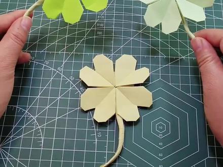 15厘米的正方形纸做一个幸运的四叶草吧!简单易学#折纸教程 #亲子手工 #一学就会系列