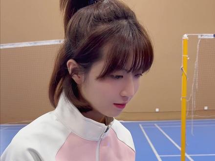 会变色的球拍你见过吗?#羽毛球#嘉嘉羽毛球#薰风九尾狐
