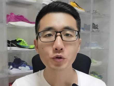 跑者头等舱的“升舱”之作-索康尼胜利21开箱测评,想要“无伤”跑步,专业的跑鞋自然少不了。本期开箱“跑者头等舱”——索康尼胜利21,带大家了解它的舒适秘诀#索康尼 #跑鞋推荐 #索康尼胜利20 #大体重跑鞋