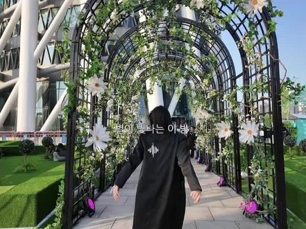 权志龙广州新展|附详细线路图
📅日期:2025.12.23(周二)- 2026.01.11(周日)
📍地点:广州塔
二层平台 &千人庆典大厅(视频最后附详细线路图)
⚠️温馨提醒
1️⃣线上预约到了就可以到现场免费领手环进场了
2️⃣广州塔2层平台的室内只有vr和周边,周边满888可以得特典照片一张+GD全息影像拍摄券1张(就在买周边柜台的旁边可以拍)
3️⃣买了vr有券才能拍四宫格,拍四宫格不在这个展览上面,是在商场B1层拍四宫格要另付菌(60菌两张,120菌四张)
#GDRAGON #GD #GDRAGONinGuangzhou #权志龙广州展 #广州塔打卡