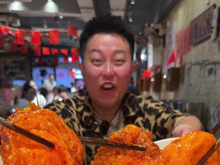 重庆火锅没有什么是不能煮的 南川苕皮烫火锅真的太“夯”了!#我的消费观只有捡用没有省吃 #重庆的火锅店已经发展成这样了 #重庆旅游省省花花攻略 #美食分享