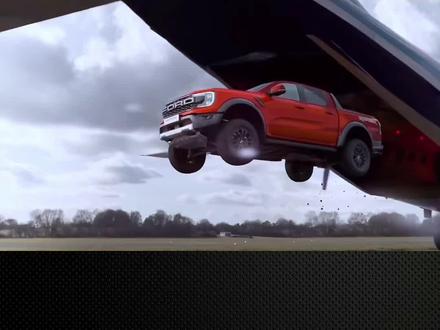 福特猛禽VS道奇霸王龙,谁才是高性能硬派越野皮卡王者? #福特猛禽 #道奇霸王龙 #越野车