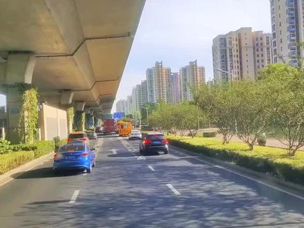 天上飞机,地上苏E#苏州 #记录卡车生活