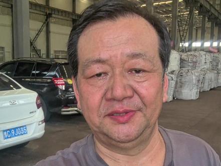 拾遗4,《人类的跨跃式革命,遏止三战的唯一法宝》 哎呀汗出如雨啊
2025年的7月16号
河南修邦
嗯
这个叫《天道哲学总论》的拾遗啊
“拾” 了三次了(遗的太多啊)
这是第四次
我给他单独起了个题目
叫《人类的跨越式革命,遏制三战的唯一法宝》
这是在夸我们的NHA工程啊
NHA产业
人类的跨越式革命
遏止三战的唯一法宝啊
今天人类想遏止核战争啊
想最后达到和平
想再走一段安稳的路子啊
不见得永远啊
(我们说不可能万世太平)
那么唯一的法宝就是干法
硝基腐植酸工程
或者叫(NHA)产业
下边都是一些零碎的啊
我的最近的讲解
通通的都是零碎的
上、下,一条一条的啊
再生复活啊
我们讲“或”,道冲而遇之
或 a或者b
a或b,这个或
它是“再生、复活”的意思
古文言文我们学的时候
叫“有人”怎么怎么的
或曰,有人说
或曰,换个方法说啊
再一次说啊,换个角度说
换个思路说,再来一次
都可以。。。认为是或
但是,道冲而用之或
它是再生、复活的意思
就是黄河冲下来用来干什么?
活化腐植酸
活化玄牝
来个标题: 《 活化,就是道生一,天道的起点,
也是核心》
它是万物之宗
万物之母
万物之始
万物之奥
就是活化。。。道生一
本人指出
人类的唯一出路是NHA产业
那你走不出是另外一回事啊
本人在今天啊
在这么热的天
说出了这一个话
指出了这一件事啊
我们可以搞一个悬赏啊
悬赏百万
两件事:第一,让某些人来推翻
我的这个论断
就是 残渣活化生万物
第二:人类的唯一出路是NHA产业
这样一个论断
或者说有人在本人之前
已经形成这个论断了
你拿出依据来就行了啊
拿出证据来就行了
哎
我前几天看了罗振宇的演讲
啊
黄河哎
说的是声音拿捏的很好
声情都很好
配备的图像也很好啊
黄河几字形怎么怎么
但是营养是0啊
啊还有易中天
讲了很多了
什么袁绍啊
什么脚趾头啊
脚气病啊等等啊
那个知识的丰度
以及知识的价值啊
哎
我觉得,我比他高一万倍
不止吧
我们把悬念拉满
我们说今日的危机
乃是历史上历史之最
今日的危机啊
只是我们大家生活在其中啊
没有感觉
只有未来
只有到一定时候
真的发生了啊
在想哎
当时那些人为啥都没感受
没感觉呢
武昌起义
你想你生活在1911年
你会觉得会有武昌起义吗
嗯
土地是不可再生资源
这是国家啊
以国家的形式
来宣讲的一个概念
这是极度的
极致的荒唐和愚蠢
因为如果不可再生
就不可能有5000年
那你