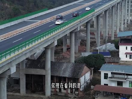 京港澳高速耒宜改扩建段(北往南)2026年1月31日24时恢复通车。郴州市许家洞镇梓树下大桥建设施工进展。#京港澳高速 #湖南高速 #郴州高速