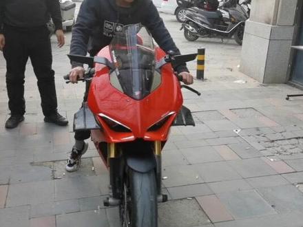 #杜卡迪 V4S加装定风翼#抖音热门_