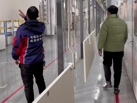 你吃过烤鸭吗?你知道烤鸭怎么做的吗?看看我们的喷粉工艺就知道烤鸭的做法了#生产车间现场 #喷粉流水线