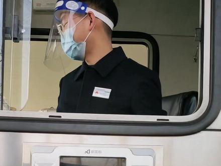 又遇到收费站的小帅哥,#高速收费站小姐姐 #我在岗位上守护您的平安 #用抖音记录我的真实生活 #高速公路收费员 #收费站的帅哥