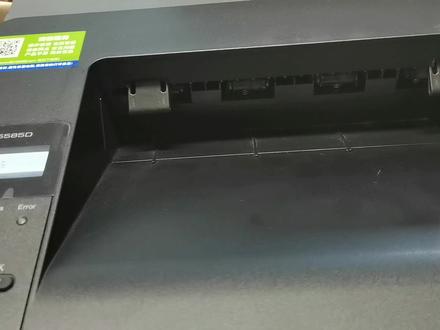 兄弟黑白打印机5585d,原装粉盒加粉和更换硒鼓。