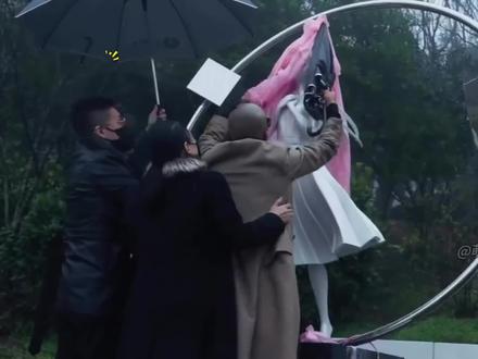 大S雕像纪录片发布!跟具俊晔的生活照曝光,细节设计引人热泪 #具俊晔 #大S #小S #纪录片 #雕像