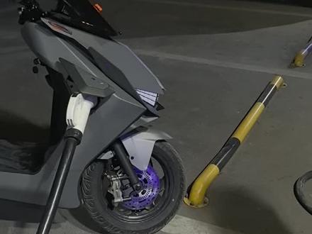 直流也是充上了 30分钟可以充到80% 72v150a固液电池 时速60km/h下续航300公里 #锋鸟F280 #直流快充 #中置电机 #电摩