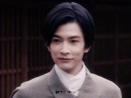 “其实我叫薄刃新。”
#渡边圭祐 #我的幸福婚约
