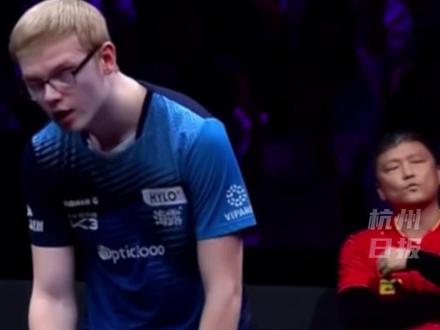 梁靖崑3:2战胜F-勒布伦,接二连三的幸运球,#把小布打得没脾气了……#梁靖崑 #WTT重庆冠军赛 #许昕