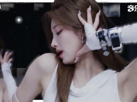 第一次在中文歌里听到这么纯正的kpop味!不愧是李秀满的女团 #A2OMAY #李秀满 #A2OMAY携夏日恋曲重磅回归 #心跳赫兹 #抖音音乐客厅