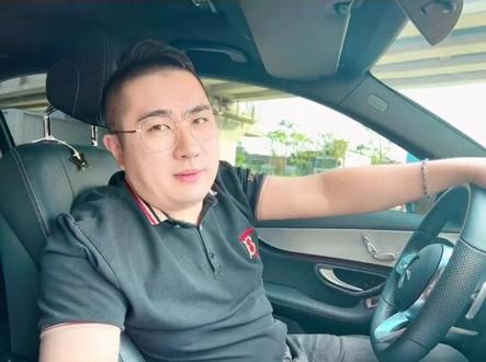 做抖音小店的啊,跟达人合作。如果达人问你要货盘表,你千万不要傻乎乎的只给人家发一个产品的链接和佣金就完事了。货盘表如果你都不知道该怎么去写,先关注,再点赞收藏好#新手小白 #直播技巧 #抖音 #知识分享 #抖音运营小技巧 #直播 #商业思维 #热门话题榜 #自媒体运营 #直播教学 #短视频
