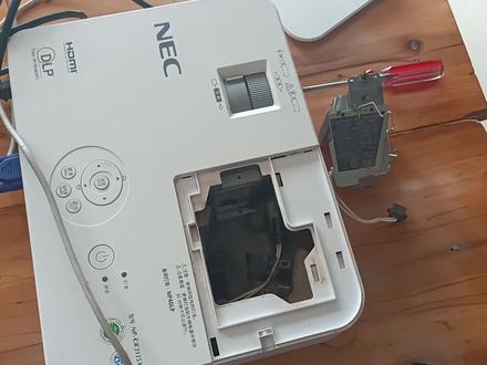 NEC投影仪更换灯泡故障排除二