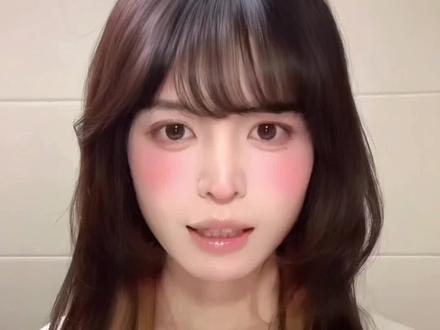 宝子们问的这个方圆脸显脸小的散发教程来啦~手残党也能轻松学会 #方圆脸发型 #发型的重要 #手残党也能学会的发型