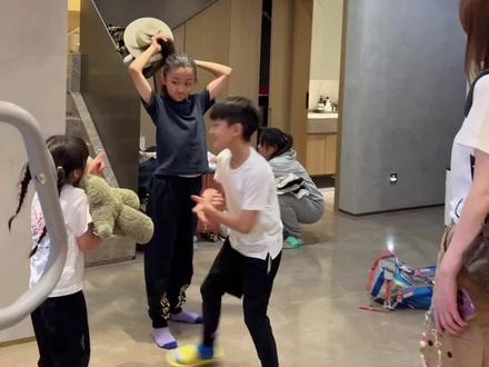 陪葫芦娃过六一,大家六一怎么过的呀?#六一儿童节 #亲子时光 #