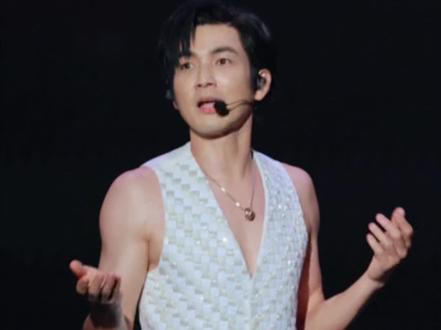 期待已久的脱衣服露肌肉来了!
#钟汉良 #钟汉良o巡回演唱会 #钟汉良深圳演唱会