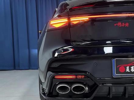 给三代univ安排上流光后杠灯,亮黑后包围,再来个三色日行灯,对于外观来说真的太酷了!#三代univ#第三代univ#univ