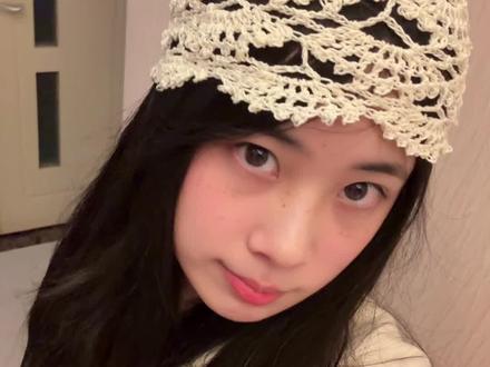 韩系镂空包头帽教程来啦~ 线材:苏苏姐家3号蕾丝线米白色02✖️1@苏苏姐家官方旗舰店
钩针:2.5mm
#我的钩织日记 #当我染上了钩织 #钩织 #钩织帽子 #镂空帽