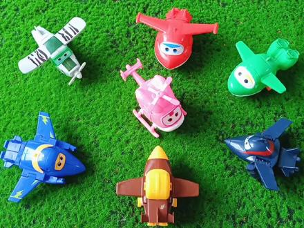 超级飞侠玩具,变形飞机小爱、乐迪还有酷飞和小青