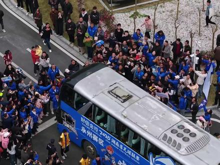 湘超冠军永州队,今日凯旋巡游宁远九嶷山,看草根足球再起中国足球风云#永州队 #湘超 #湘超冠军 #宁远