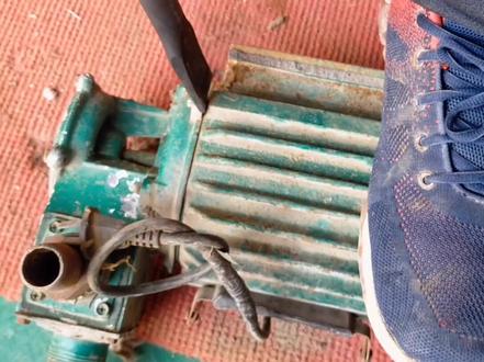 #废旧电机回收 从废品站收来一个自吸泵,拆一下看看它的电机能出多少铜#电机拆解 #定子拔铜