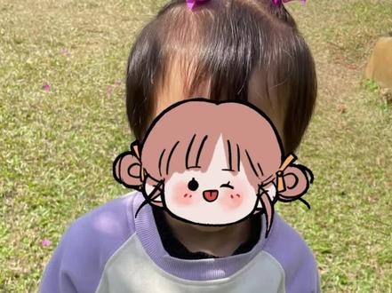 今天联系上李艺婷小朋友的妈妈啦,艺婷小朋友的兔子发型揭秘了,万万没想到呀,这个我是真没办法扎了。小柠檬因为觉得李艺婷是她最好的朋友,所以想跟好朋友扎一样的发型,奈何没有一位理解能力强的妈妈,哈哈。#真实生活分享计划