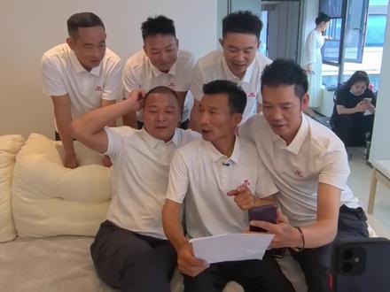 四川佳佰锐战队集结完毕,明日让我们嗨翻全场!#王者之战#2026王者之战 #佳佰锐