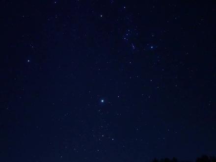 北极星,亮度排46名左右的恒星,是一个三合星系统 #北极星 #造父变星 #北斗七星 #仙后座