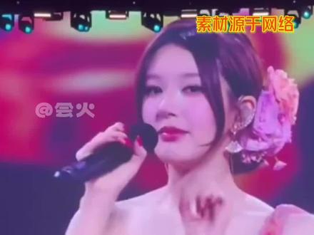 你是说,我们露思把非遗川剧变脸带到的泰国吗?#赵露思泰国演唱会 那很争气了#赵露思