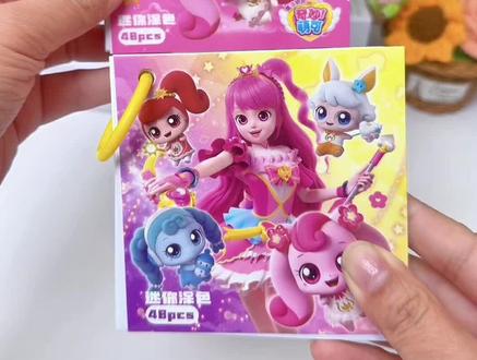 小朋友喜欢的奇妙萌可出迷你涂色本了,图案丰富,印刷清晰,纸张厚实#奇妙萌可#涂色本#迷你涂色本