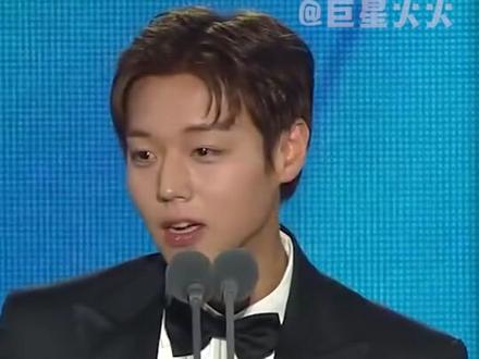 眨宝就是要爱豆演员两手抓!#朴志训 #wannaone #与王生活的男人 #弱小英雄 #爱豆