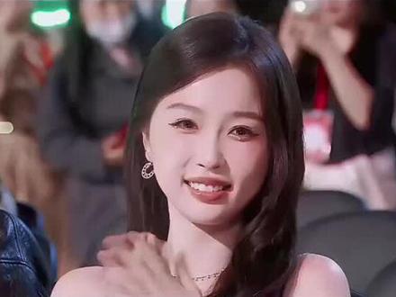 《双轨》首播就炸了,啥剧这么牛 #好剧推荐 #现场画面 #电视剧 #快嘴唠唠剧