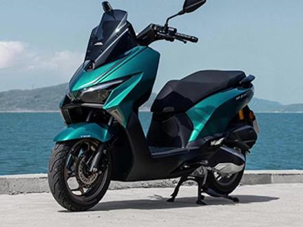 NS150ES对比NWT150,两个本田150平踏纠结怎么选?#新大洲本田 #ns150es #五羊本田nwt150 #踏板摩托车 #150踏板推荐