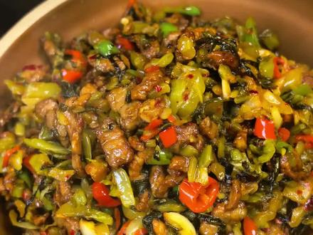 当你没胃口的时候一定要试试这个酸菜炒肉丝,无敌下饭#酸菜炒肉丝的家常做法 #酸菜 #家常菜 #下饭菜