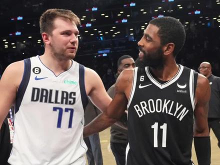 欧文今日正式被交易到独行侠联手东契奇,没想到吧?东契奇同样也是地平说的推崇者,早有默契的二人日后配合的画面让人浮想联翩!你看好二人的未来吗?#欧文被交易至独行侠 #NBA大有乾坤