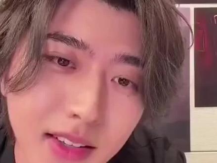 蔡徐坤成功“接招”无畏,幽默回应圈粉无数!😍✨ #每天学点法律知识