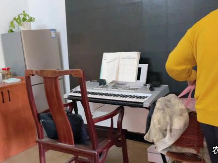 老肥陪敏锅回当地待产,肥妈一脸舍不得,当父母的也有说不出的苦