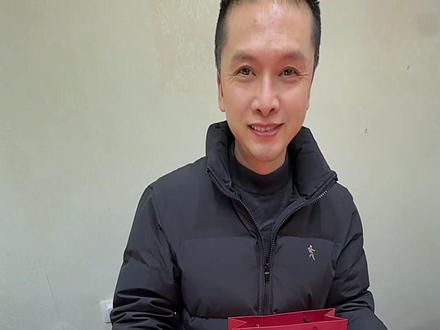 我控制不住我寄几🙈 说不买的,还是没有忍住,买了30多克,还有几天生日,就当送给自己的礼物,真香@蓝福缘珠宝(万年社区店)官方号 老板人蛮好的😄