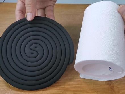 一卷纸巾就能把蚊香完整的分离,一秒一个,太神奇了