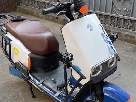 电动车怎么把充电口改成品字头,祥哥手把手教你#电动车 #送外卖 #电加热手把套