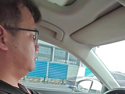 #上热门 行车过程中最好不要吸烟,以免影响驾驶吃罚单#上海网约车#上海租车